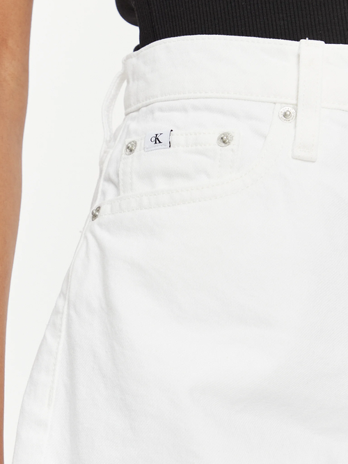 CALVIN KLEIN JEANS MOM SHORT - ΒΕΡΜΟΥΔΕΣ & ΣΟΡΤΣ στο drest.gr 